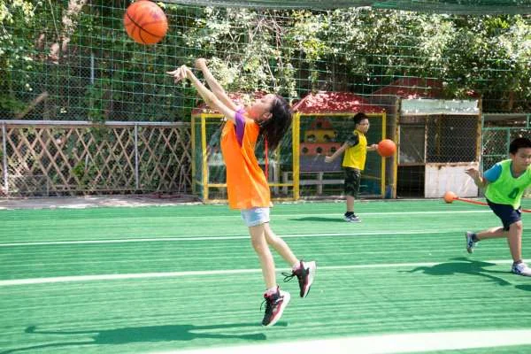 Thể thao đồng đội mang lại những lợi ích gì đổi với sự phát triển của trẻ